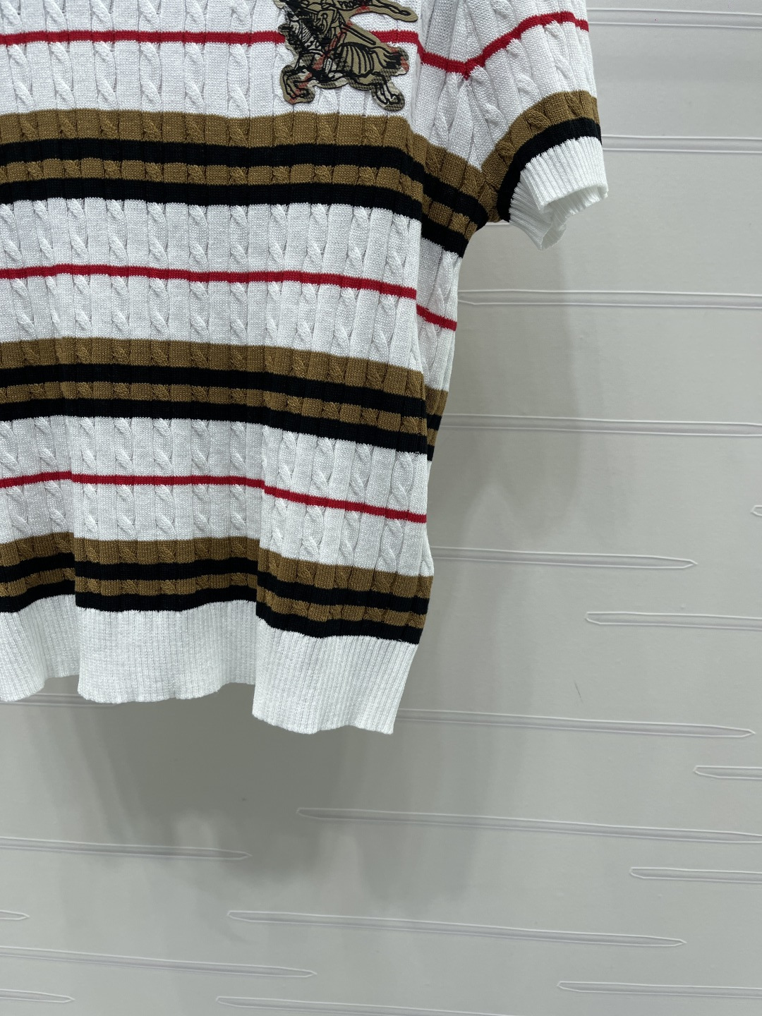 Women's short sleeves